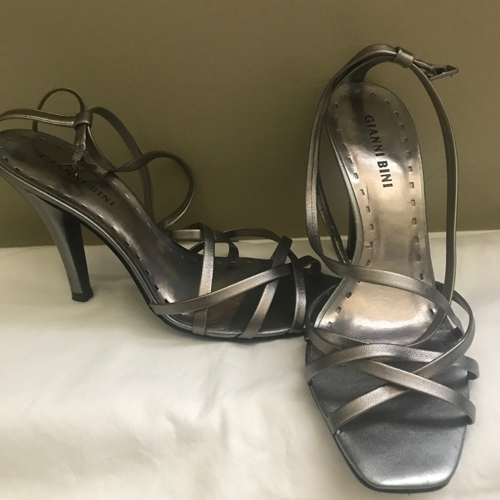 Grey Gianni Bini shoes size 8